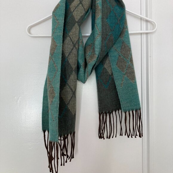 Italian argyle reversible fringed scarf - Picture 5 of 14